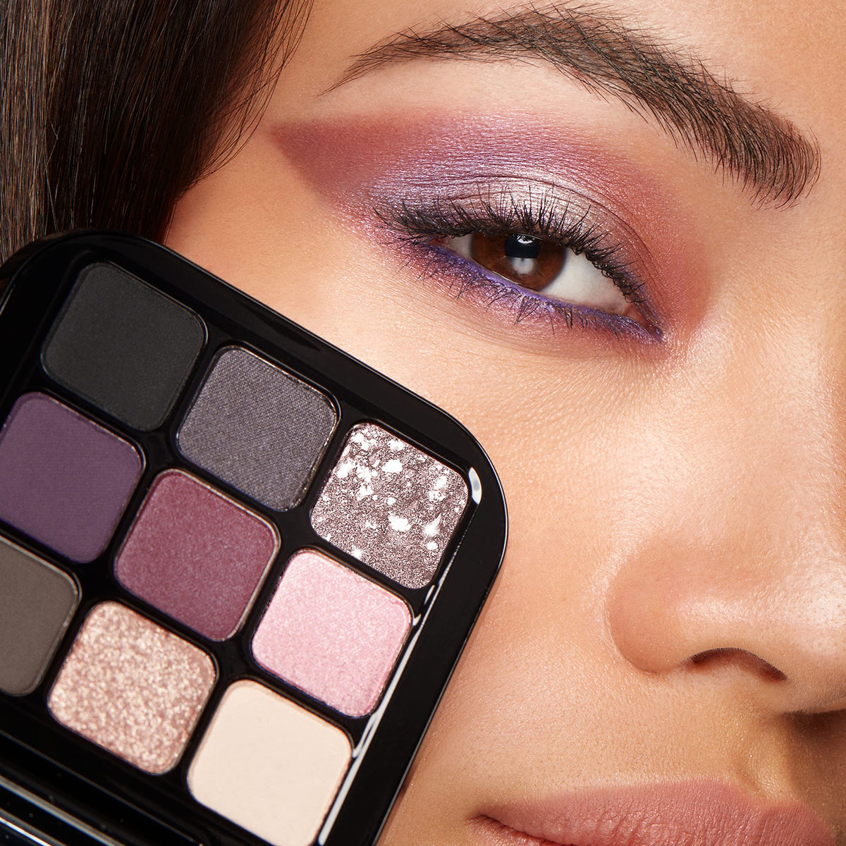 Multi Finish Eyeshadow Palette P748562